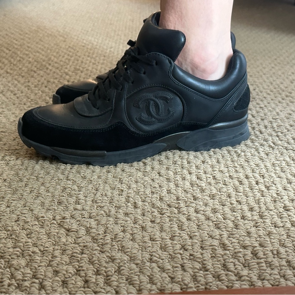 CHANEL black leather sneakers - Picture 5 of 9